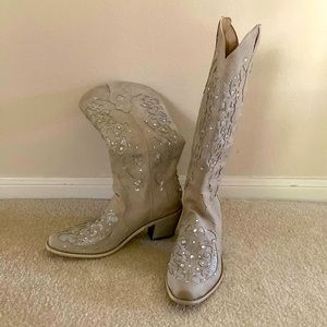 Women’s boots